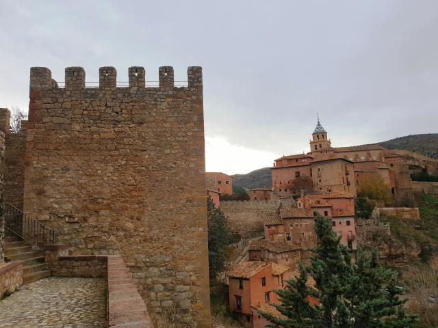 La Ruta de las Murallas de Albarracín: Un Paseo entre Historia y Paisajes
